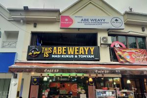 Abe Weayy Ikan Bakar dan Thai Tomyam