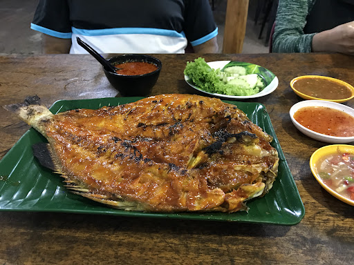 Makan Mana Ikan Bakar