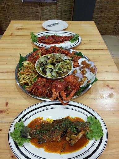 D'Perahu Seafood D'Perahu Seafood