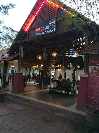 Embok Village Steamboat & Seafood