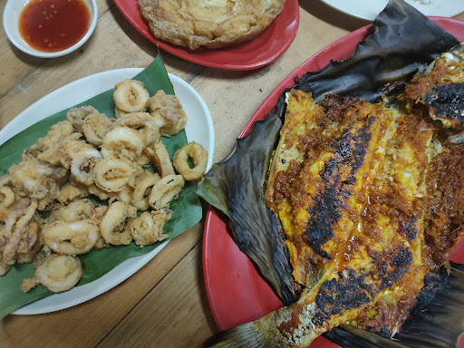 Restoran Ikan Bakar Rimbayu Pak Tam