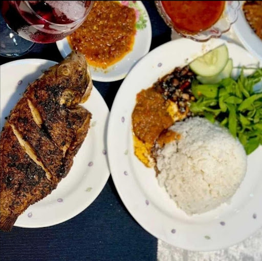 SARANG Selera Maha Ikan Bakar SARANG Selera Maha Ikan Bakar