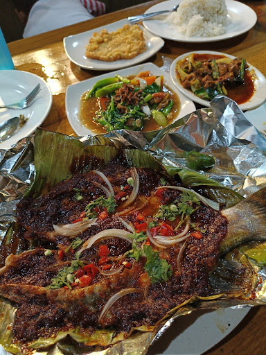 Abe Weayy Ikan Bakar dan Thai Tomyam Abe Weayy Ikan Bakar dan Thai Tomyam