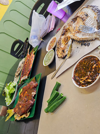 Moklah ikan bakar pantai senak