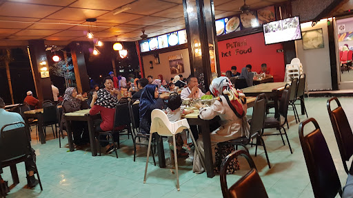 Restoran D’Muroh ( Jalan Teluk Muroh / Teluk Batik, Lumut, Perak )