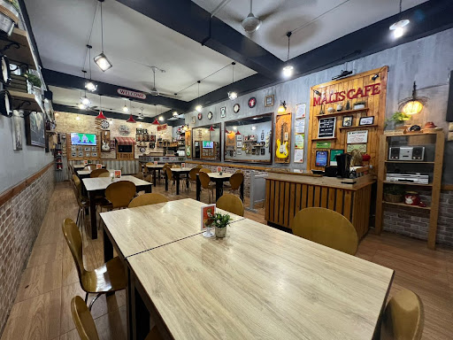 Malis Cafe And Restaurant Malis Cafe And Restaurant