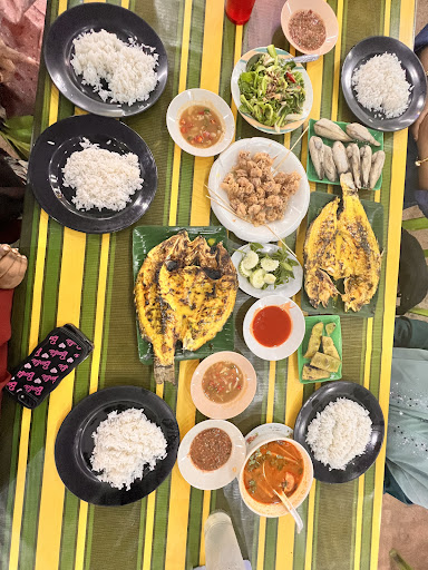 Restoran Ikan Bakar Kak Bee Restoran Ikan Bakar Kak Bee