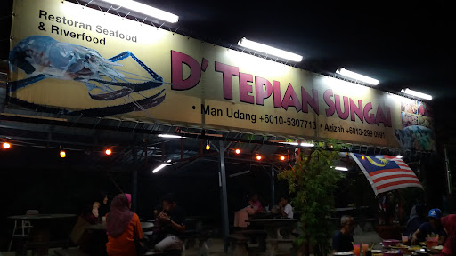 d' Tepian Sungai Restaurant, Teluk Intan, Perak.