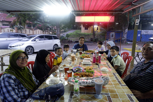 WARUNG PAYIS PATIN TEMPOYAK SANTAI DESA WARUNG PAYIS PATIN TEMPOYAK SANTAI DESA
