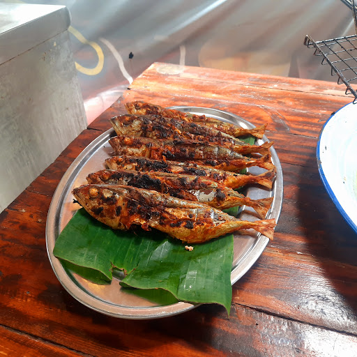RUMAH MAKAN NASI KAMPUNG