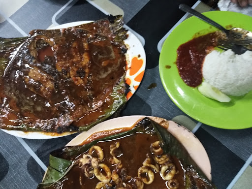Restoran Ikan Bakar sebelah Family Clinic Pagoh