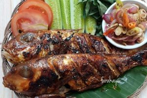 IKAN BAKAR BERAPI BATU OMPEK