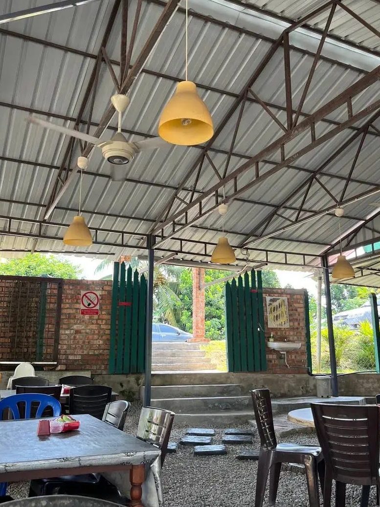 omak den cafe